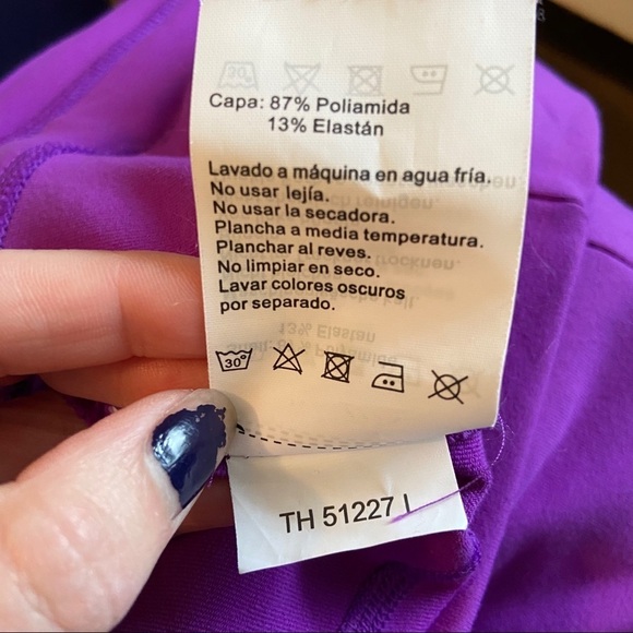 Helly Hansen women’s purple training yoga capris in size medium - Picture 8 of 8